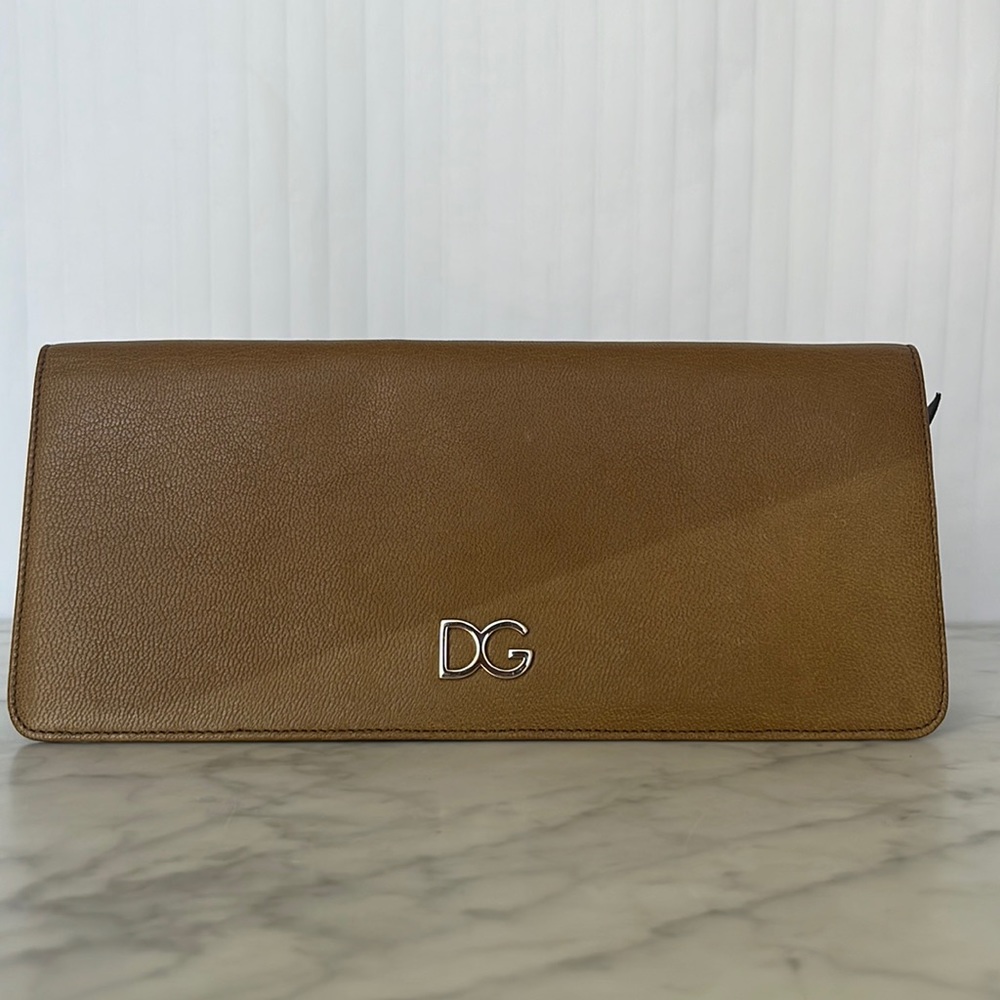 Dolce & Gabbana sm carmel color clutch. Brnd New ..gorgeous!!